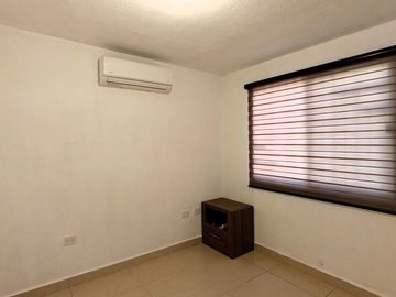Casa en Venta en Los Héroes México, Ciénega de Flores | 2 Recámaras, Patio y Coc