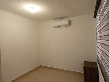 Casa en Venta en Los Héroes México, Ciénega de Flores | 2 Recámaras, Patio y Coc