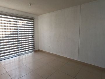 Casa en Venta en Los Héroes México, Ciénega de Flores | 2 Recámaras, Patio y Coc