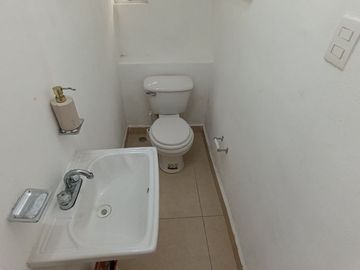 Casa en Venta en Los Héroes México, Ciénega de Flores | 2 Recámaras, Patio y Coc
