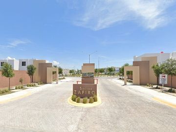 Casa en Venta en Los Héroes México, Ciénega de Flores | 2 Recámaras, Patio y Coc