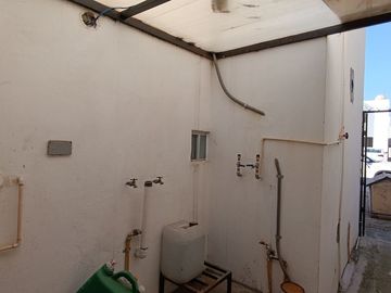 Casa en Venta en Los Héroes México, Ciénega de Flores | 2 Recámaras, Patio y Coc