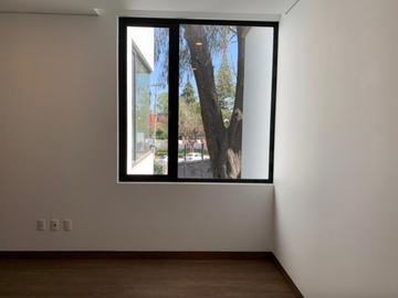 CASA NUEVA EN CONDOMINIO EN COYOACAN CON JARDIN Y ROOF GARDEN