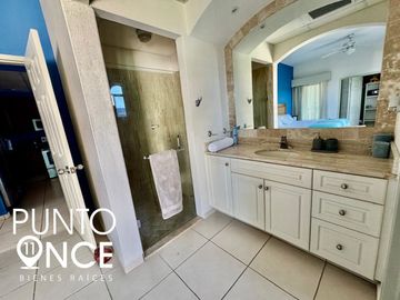 Departamento de lujo en venta en playa royale nuevo Vallarta