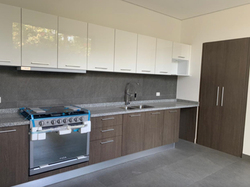 CASA NUEVA EN CONDOMINIO EN COYOACAN CON JARDIN Y ROOF GARDEN