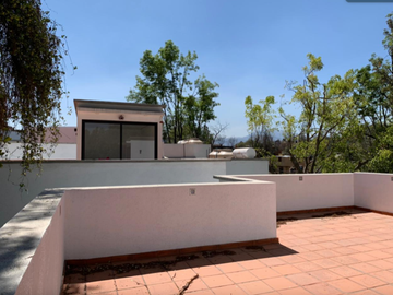 CASA NUEVA EN CONDOMINIO EN COYOACAN CON JARDIN Y ROOF GARDEN