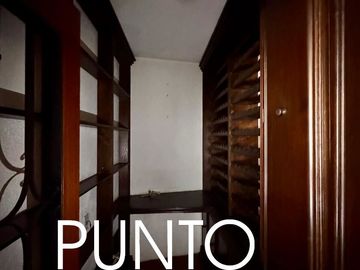 Espectacular Casa Estilo Campestre en Jardines del Pedregal: Espacio, Elegancia