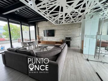 Loft con balcón en venta en Av. Revolución.