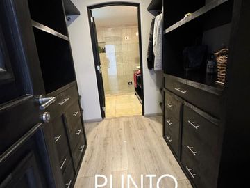 San Jerónimo.- Casa en venta con dos departamentos independientes