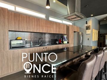 San Jerónimo.- Casa en venta con dos departamentos independientes