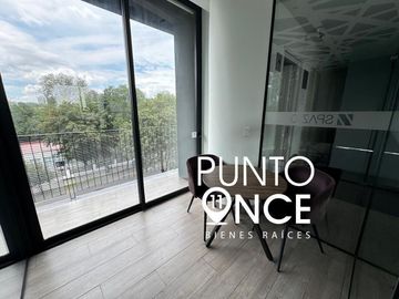 Loft con balcón en venta en Av. Revolución.