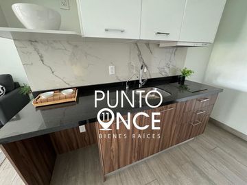 Loft con balcón en venta en Av. Revolución.