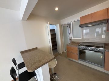 Venta de Amplio Departamento en parte baja de Calzada de las Águilas