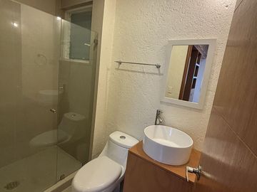 Venta de Amplio Departamento en parte baja de Calzada de las Águilas