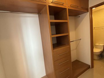 Venta de Amplio Departamento en parte baja de Calzada de las Águilas
