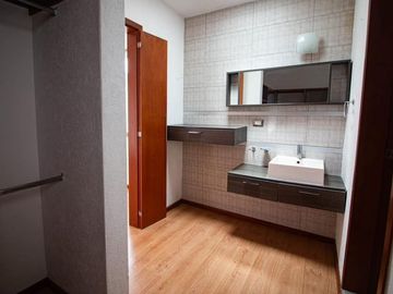 CASA EN VENTA EN JACARANDAS TRES MARIAS, MORELIA