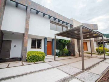CASA EN VENTA EN JACARANDAS TRES MARIAS, MORELIA