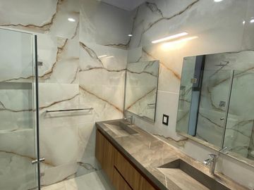 CASA EN VENTA LOS ROBLES