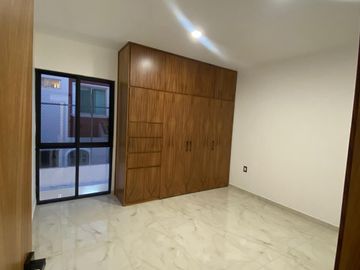 CASA EN VENTA LOS ROBLES