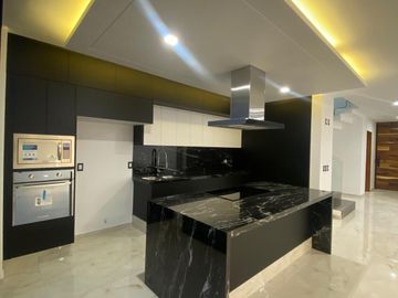 CASA EN VENTA LOS ROBLES