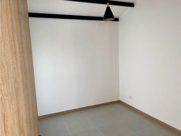 Casa de tres pisos en venta Barrio Las Mercedes Palmira Valle Colombia