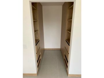Casa de tres pisos en venta Barrio Las Mercedes Palmira Valle Colombia