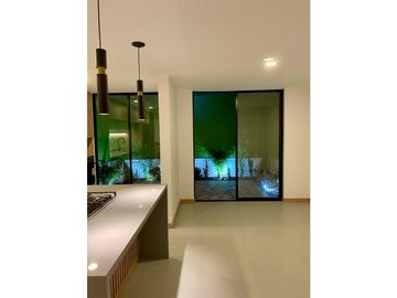 Casa de tres pisos en venta Barrio Las Mercedes Palmira Valle Colombia
