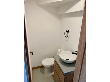 Casa de tres pisos en venta Barrio Las Mercedes Palmira Valle Colombia