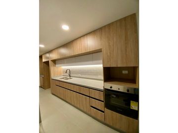 Casa de tres pisos en venta Barrio Las Mercedes Palmira Valle Colombia