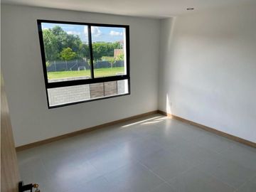 Casa de tres pisos en venta Barrio Las Mercedes Palmira Valle Colombia