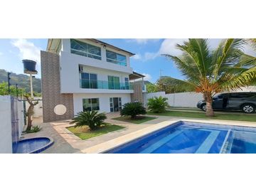SE VENDE HERMOSA CABANA EN SANTA VERONICA