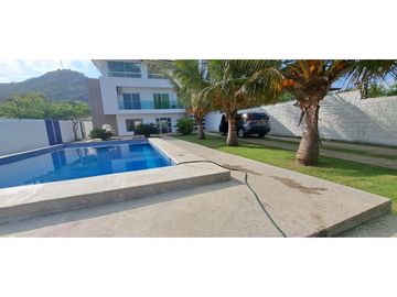 SE VENDE HERMOSA CABANA EN SANTA VERONICA