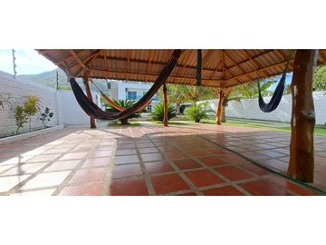 SE VENDE HERMOSA CABANA EN SANTA VERONICA