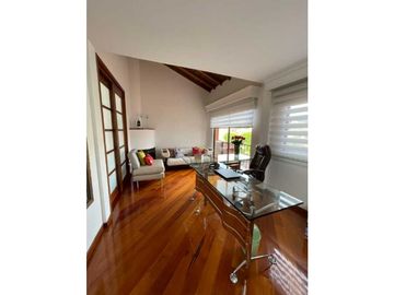 LINDA CASA EN CHIA, LUGAR DE ALTA VALORIZACIÓN.