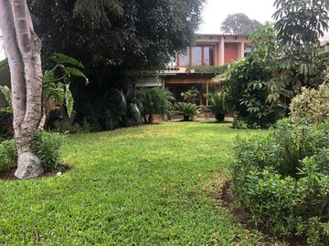 BELLA CASA CON PISCINA Y TERRAZAS EN EXCELENTE UBICACIÓN EN RINCONADA