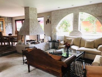 BELLA CASA CON PISCINA Y TERRAZAS EN EXCELENTE UBICACIÓN EN RINCONADA