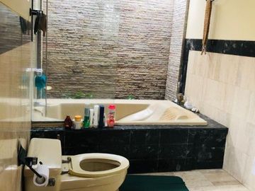 BELLA CASA CON PISCINA Y TERRAZAS EN EXCELENTE UBICACIÓN EN RINCONADA