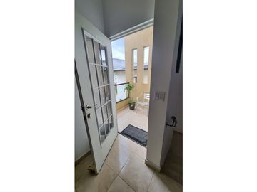 LAS CUMBRES / PH VISTAS DEL LAGO / 3 HABITACI. / 267m2 / TERRAZA / YG
