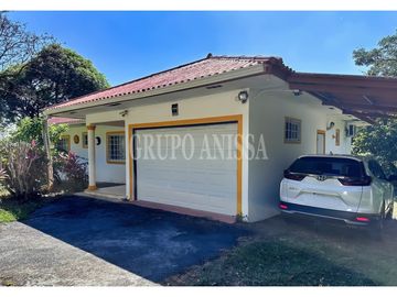 OPORTUNIDAD! Se Vende Casa de esquina Altos del María