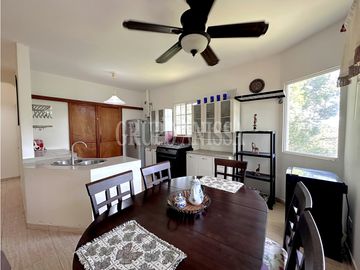 OPORTUNIDAD! Se Vende Casa de esquina Altos del María