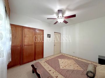 OPORTUNIDAD! Se Vende Casa de esquina Altos del María