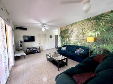 OPORTUNIDAD! Se Vende Casa de esquina Altos del María