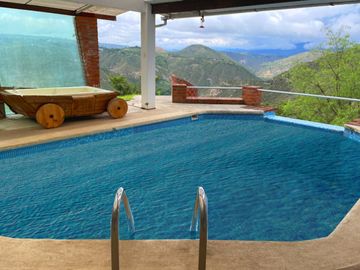 Quinta El Guarangal junto a reserva ecológica