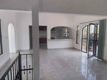 Venta de Casa Sola con Locales Comerciales Ahuatepec