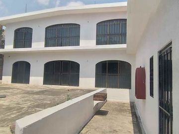 Venta de Casa Sola con Locales Comerciales Ahuatepec