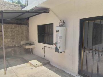 Venta de Casa Sola con Locales Comerciales Ahuatepec