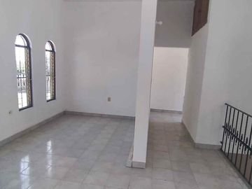 Venta de Casa Sola con Locales Comerciales Ahuatepec