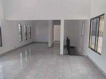 Venta de Casa Sola con Locales Comerciales Ahuatepec
