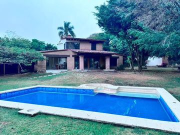 Casa en Venta en San Isidro Loma Bonita