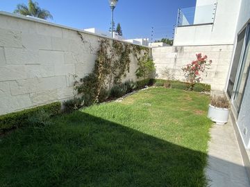 Venta casa en Fracc. Altavista. Entrada a Lomas I, Periférico y Atlixcayotl
